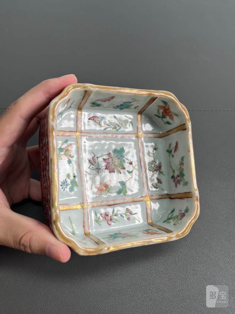 清咸丰  粉彩矾红描金夔龙纹倭角格栅洗 - 图5